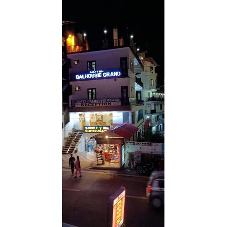 Hotel Dalhousie Grand Banikhet Exterior foto